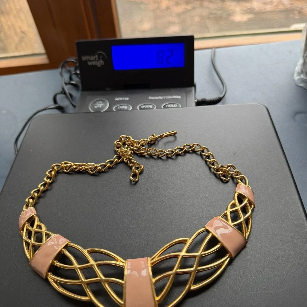 VTG  Monet Pink Enamel Gold‎ Tone Statement Bib Collar Necklace Hook Clasp 1980s